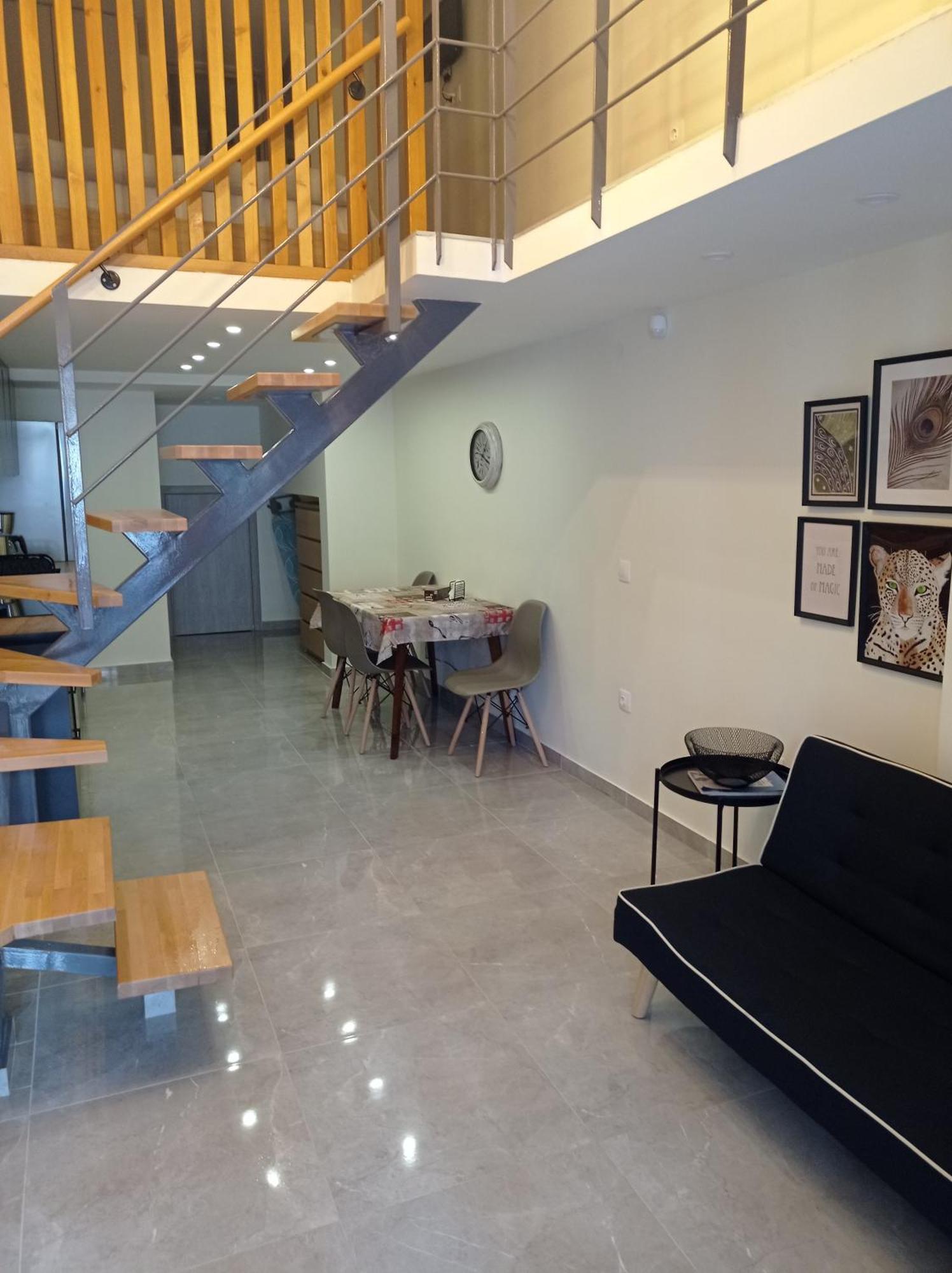 Minimal Two-floor Apartmán *